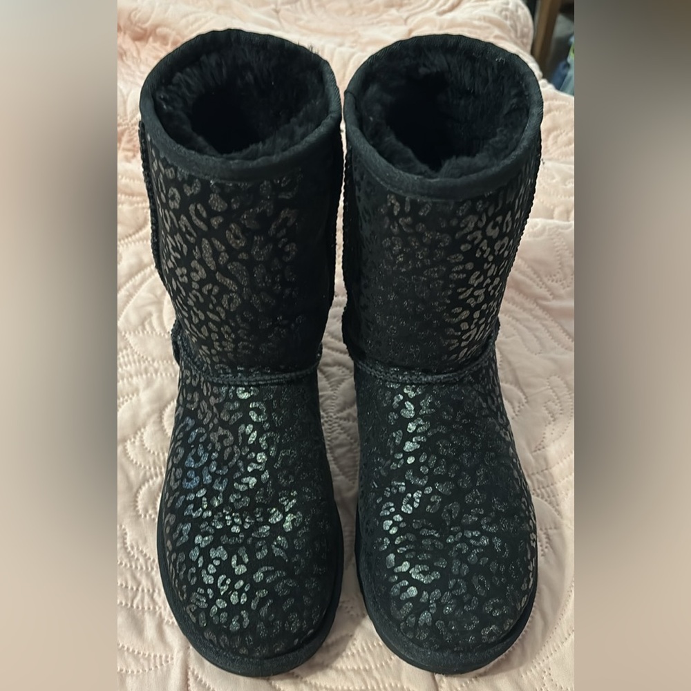 Uggs Black Leopard Print